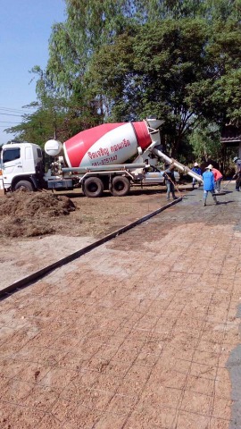 บริการงานเทพื้น ลานจอดรถ สกลนคร